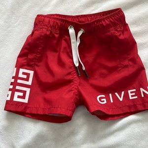 Nice regular short for a party